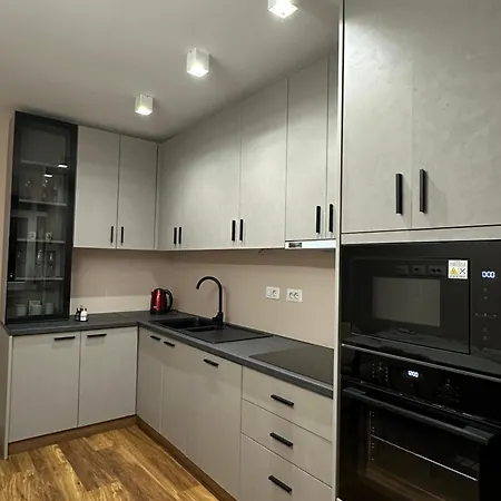 Tiranaglowapartament Lägenhet *