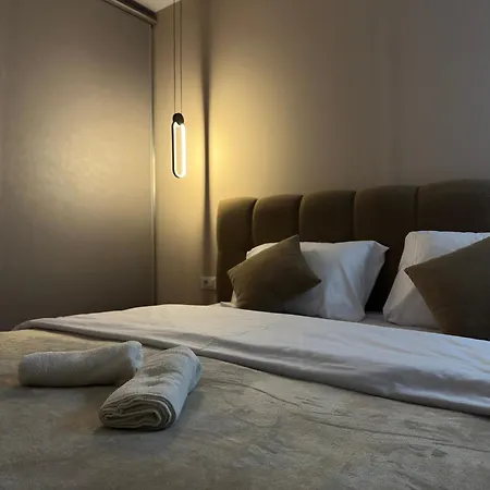 Tiranaglowapartament Lägenhet *